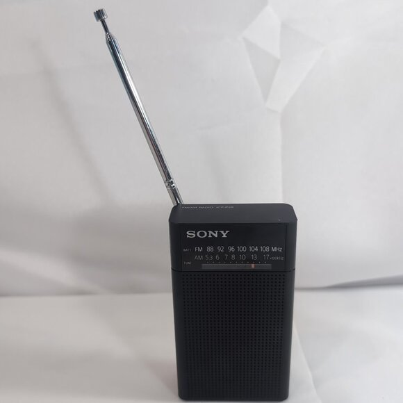 Sony ICF-P26 Portable FM/AM (MW) AA Battery Radio Black Headphone Jack TESTED - Picture 1 of 16